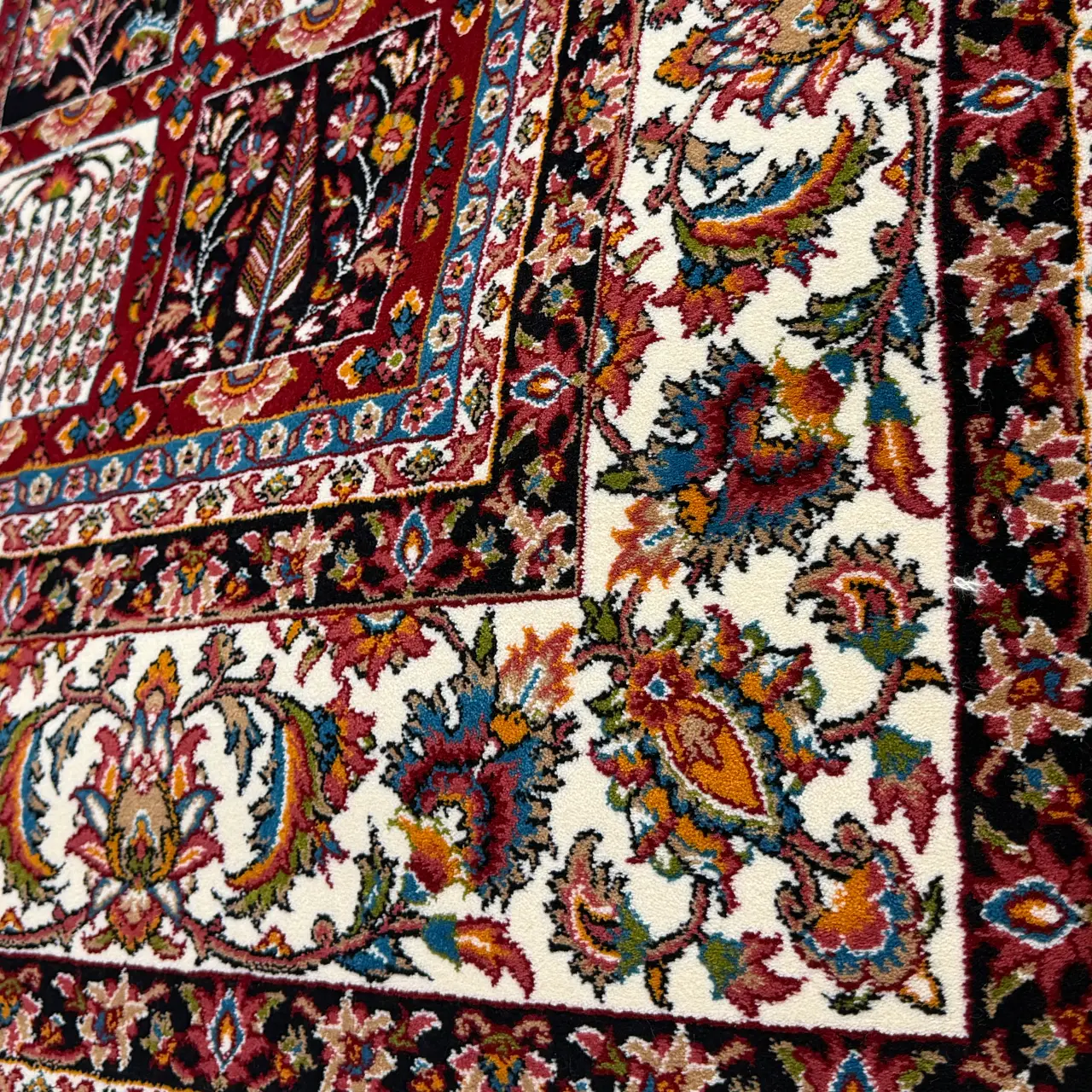 فرش 2.25*1.5 متری 700 شانه گبه هیوا اصیل لاکی